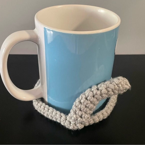 New Handmade Gray Cat Crochet Coaster - Picture 7 of 8